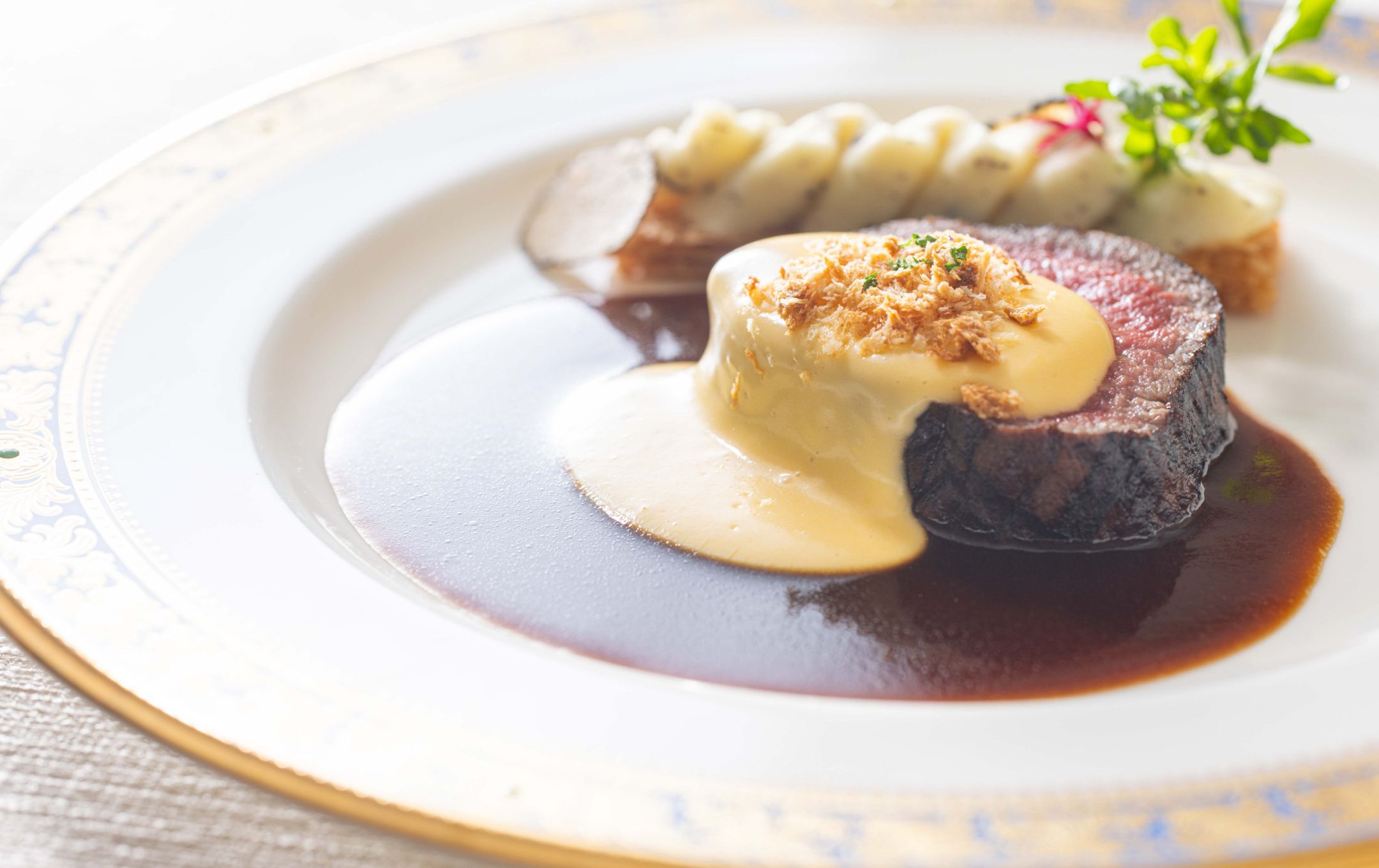 "Grilled beef fillet" cuisine